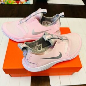 NIB Girls Nikes Sz 3